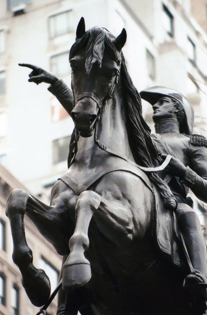 Imagem de José de San Martín. nyc newyorkcity ny newyork statue centralpark manhattan streetphotography josédesanmartín