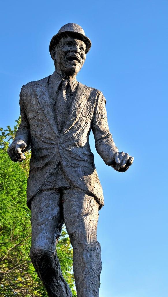 Image of Bill Bojangles Robinson Statue. statue virginia memorial richmond va statuary bojangles mrbojangles jacksonward billrobinson richmondcity decluttr