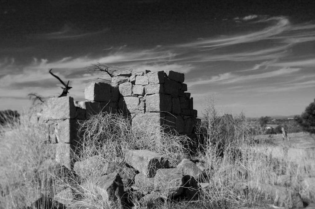صورة Dundonald Ruins. park wall geotagged nationalpark ruin dundonaldhouse woodlandsreserve