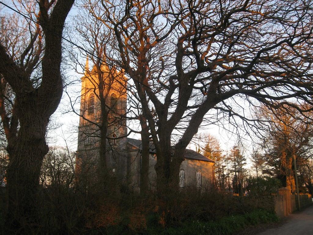 Attēls no Church. trees winter sunset church wexford stpeterschurch kilscoranchurch kilscoran