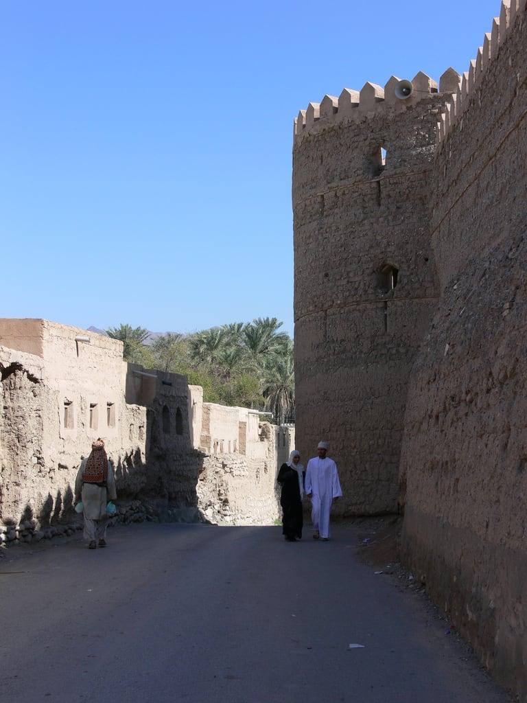 Gambar dari Rustaq Fort. fort oman souq rustaq p1050421