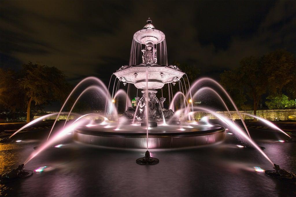 Image of Fontaine de Tourny. canoneos5dmarkiii canon 5d3 5diii canon1635mmf28lii 1635mm quebec canada fountain nightview longexposure lafontainedetourny
