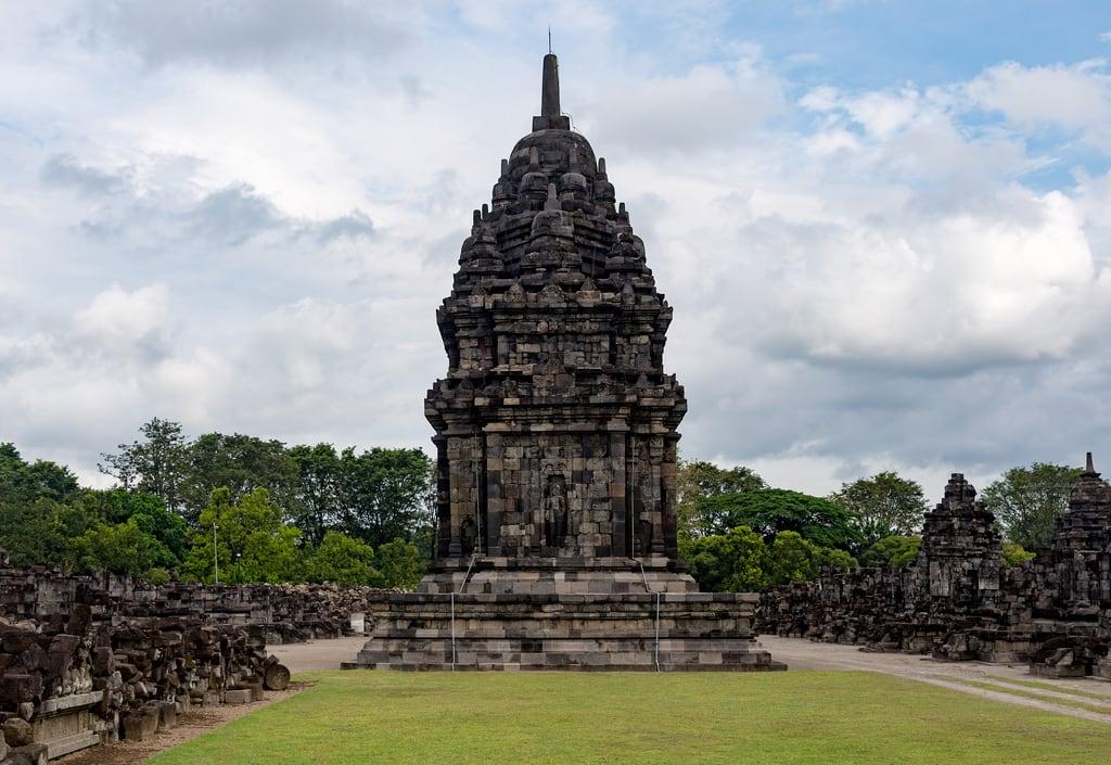 Attēls no Candi Sewu. candi centraljava indonesia java prambanan sewu temple yogyakarta daerahistimewayogyakarta id