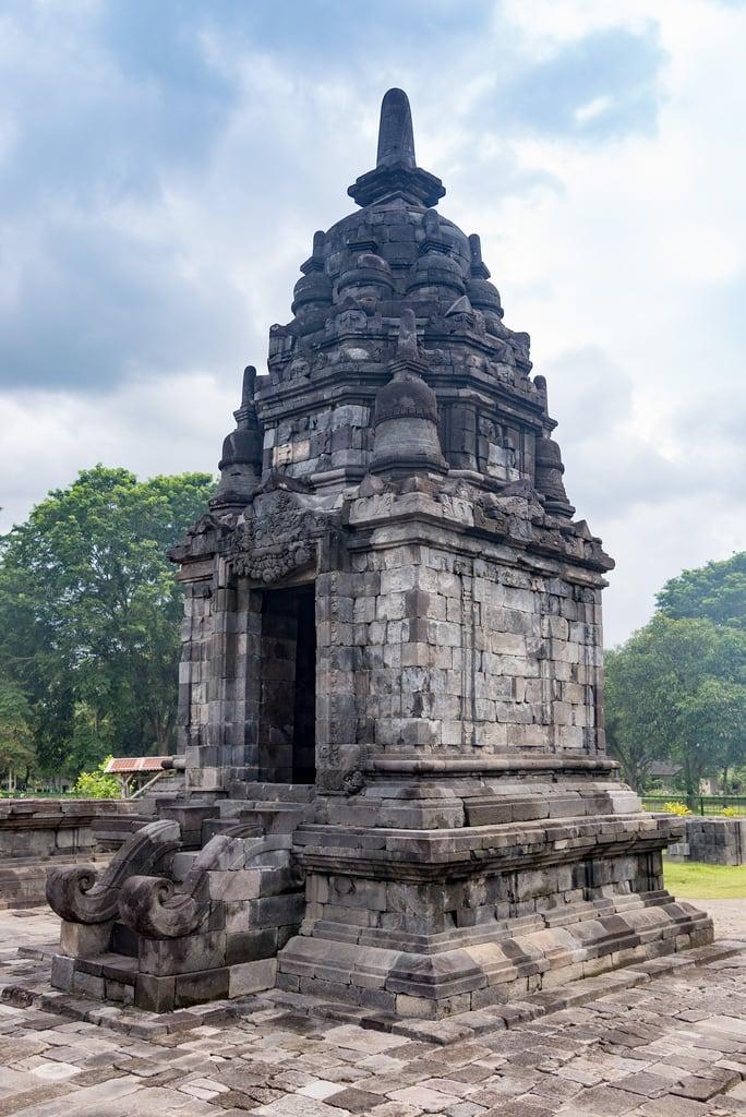 Image of Candi Lumbung. candi centraljava indonesia java lumbung prambanan temple yogyakarta kecamatanprambanan jawatengah id