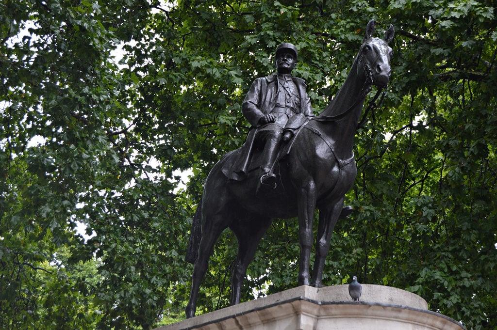 Imagine de Foch. nikond3200 testphotos london marshalferdinandfoch statue victoria
