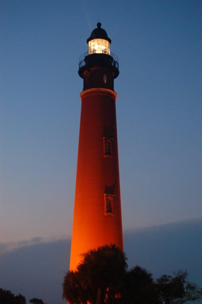Kuva Ponce Inlet Lighthouse. light red orange lighthouse beach water tag3 taggedout sunrise nikon tag2 tag1 florida fl poncedeleon ponceinlet d40 inspiredbylove youmakemehappy nikond40 worldofarchitecture