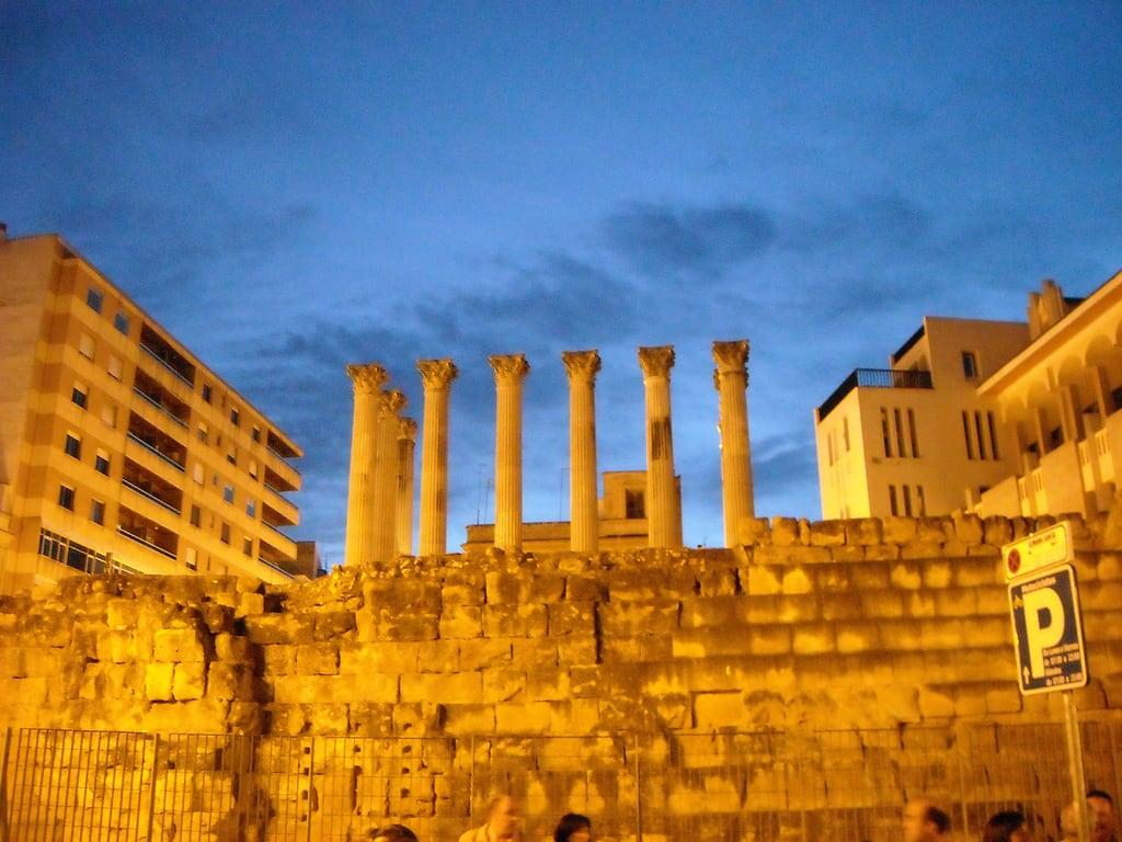 Templo romano görüntü. españa temple spain roman columns andalucia romano cordoba templo