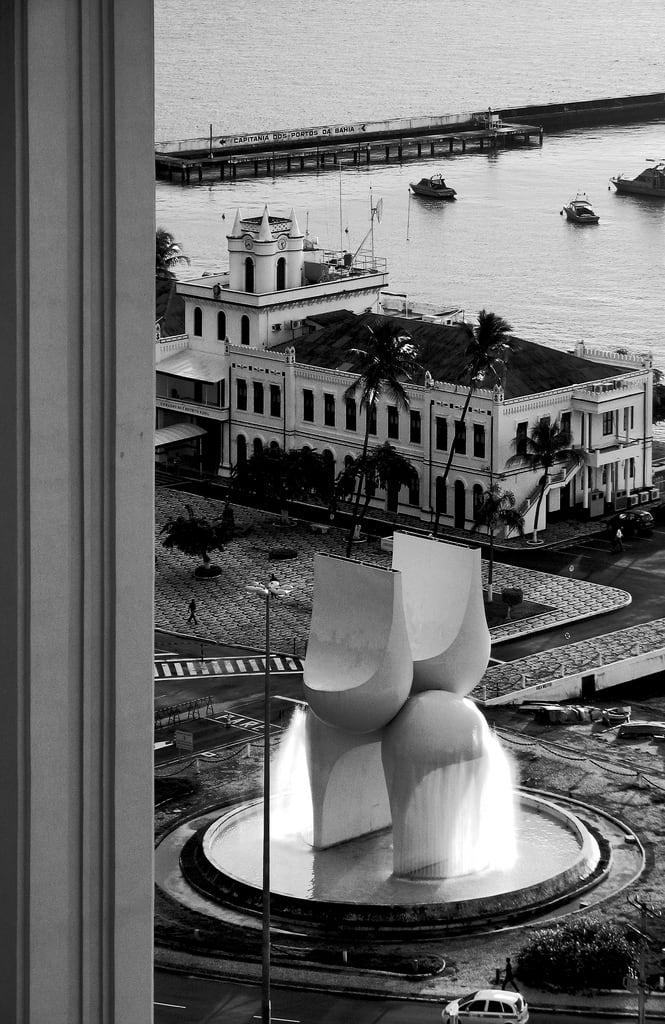 Mario Cravo 의 이미지. cidade brasil centro pb escultura bahia salvador 2009 maio elevador bumbum comércio mariocravo centrodesalvador praçaviscondedecairu
