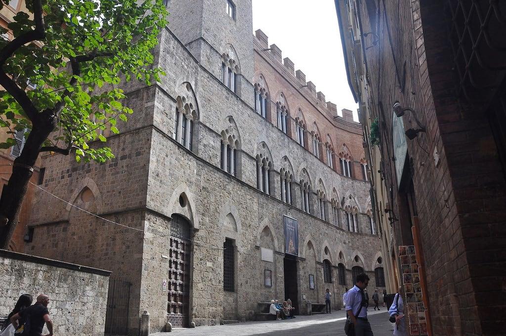 Image of Palazzo Chigi Saracini. siena toscana italien ita