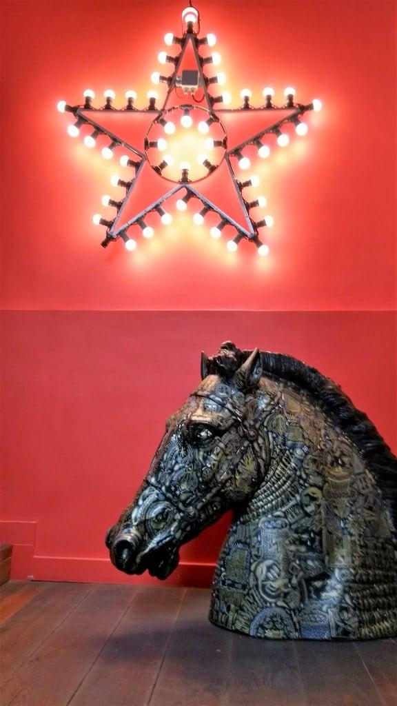 Imagen de République. frankreich france îledefrance 92 hautsdeseine cheval étoile décoration clichy