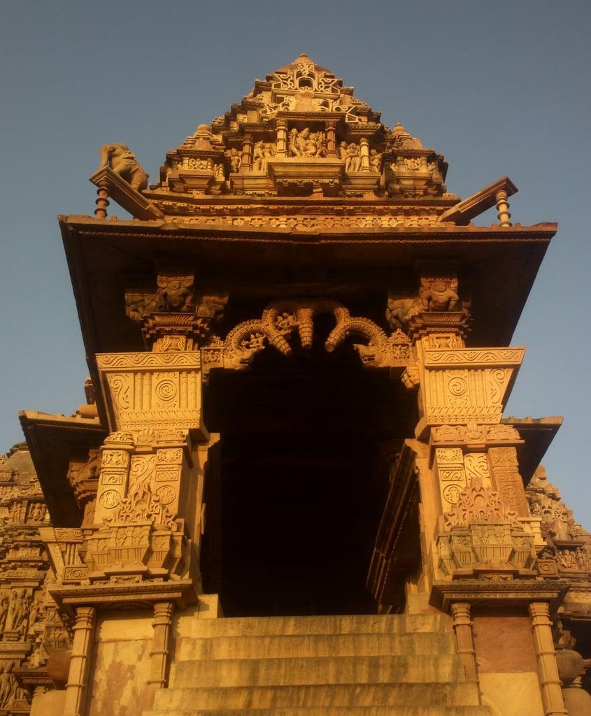 ภาพของ Western Group of Temples. kandariyamahadevatemple kandariya mahadeva temple architecture stone art westerngroup khajuraho mp