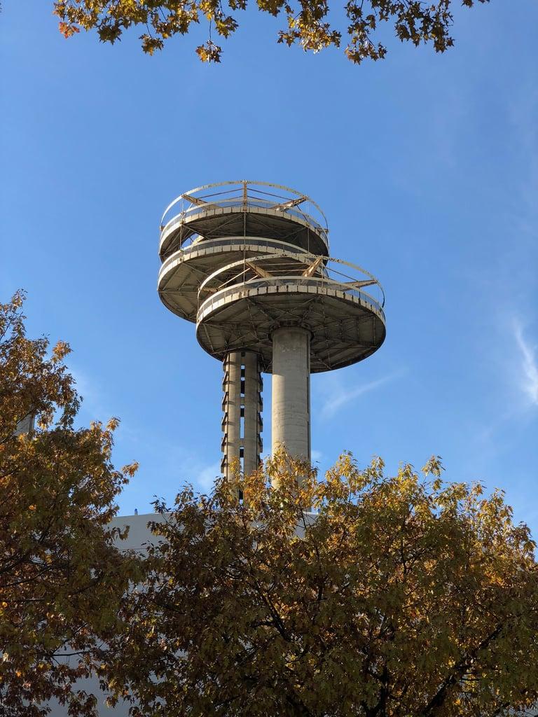 Observation Towers 的形象. newyork worldsfair observationtowers flushingmeadows