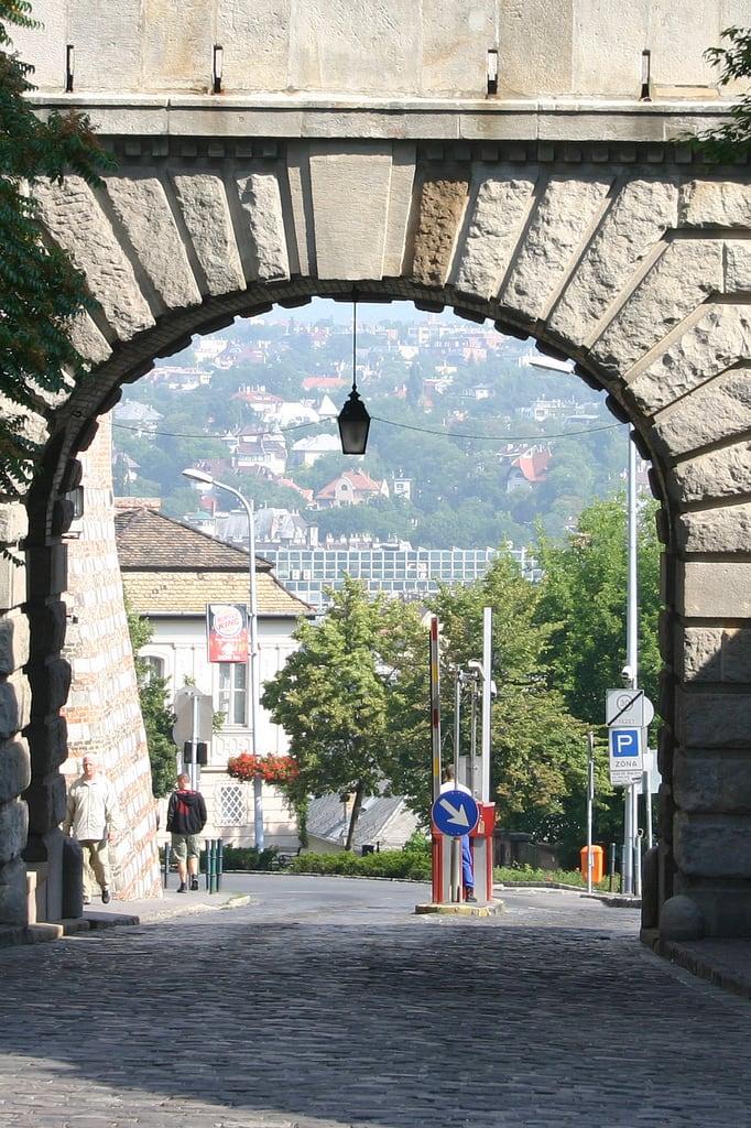 Vienna Gate की छवि. europe hungary budapest hun