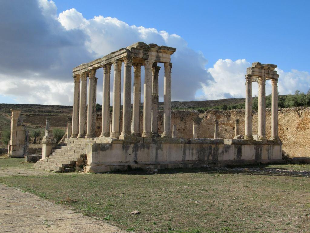 Gambar dari Temple of Juno Caelestis. dougga tunisia roman carthaginian tanit