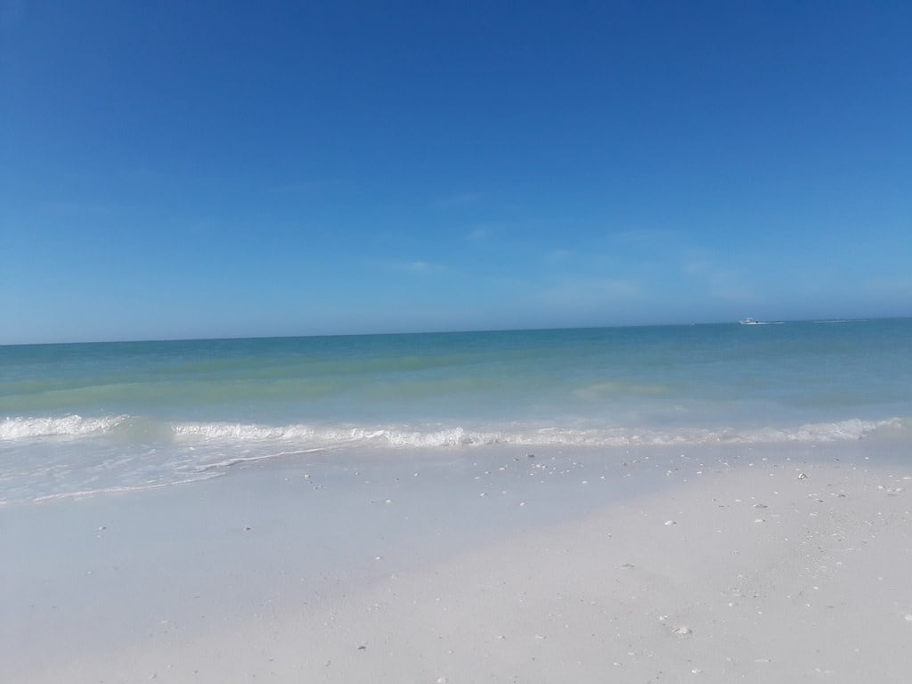 Image of Beach with a length of 1588 meters. 