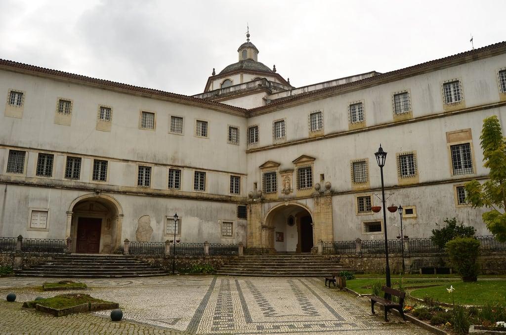 Bild von Mosteiro de Lorvão. portugal penacova lorvão