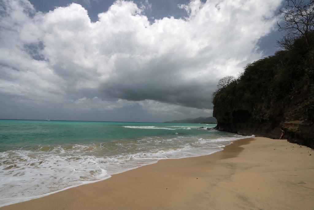 Immagine di Dr Grooms Beach Spiaggia con una lunghezza di 107 metri. grenada caribbean sea beach clouds march 2018