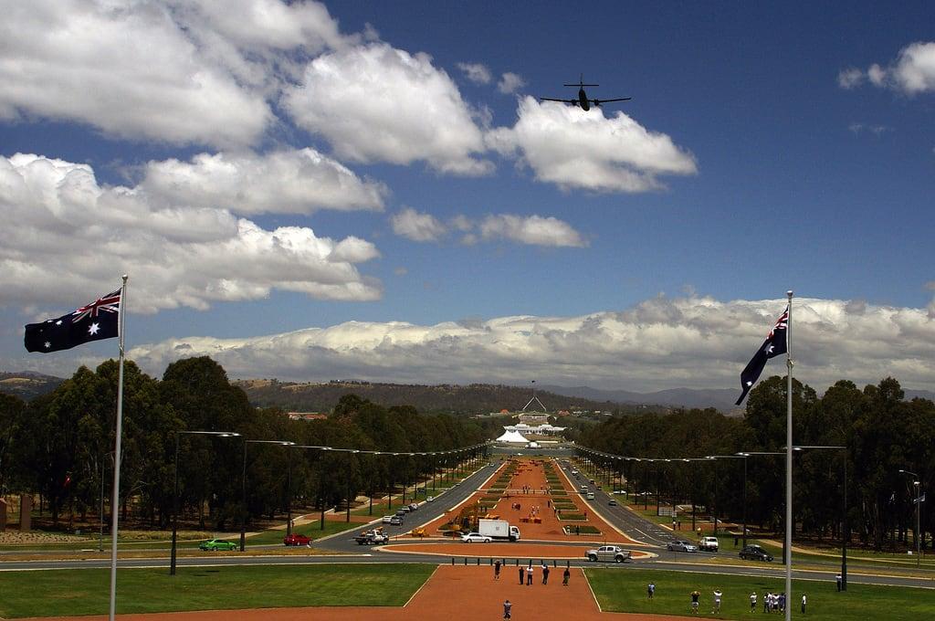 Immagine di Royal Australian Air Force Memorial. caribou australianwarmemorial anzacparade dhc4 royalaustralianairforce a4299