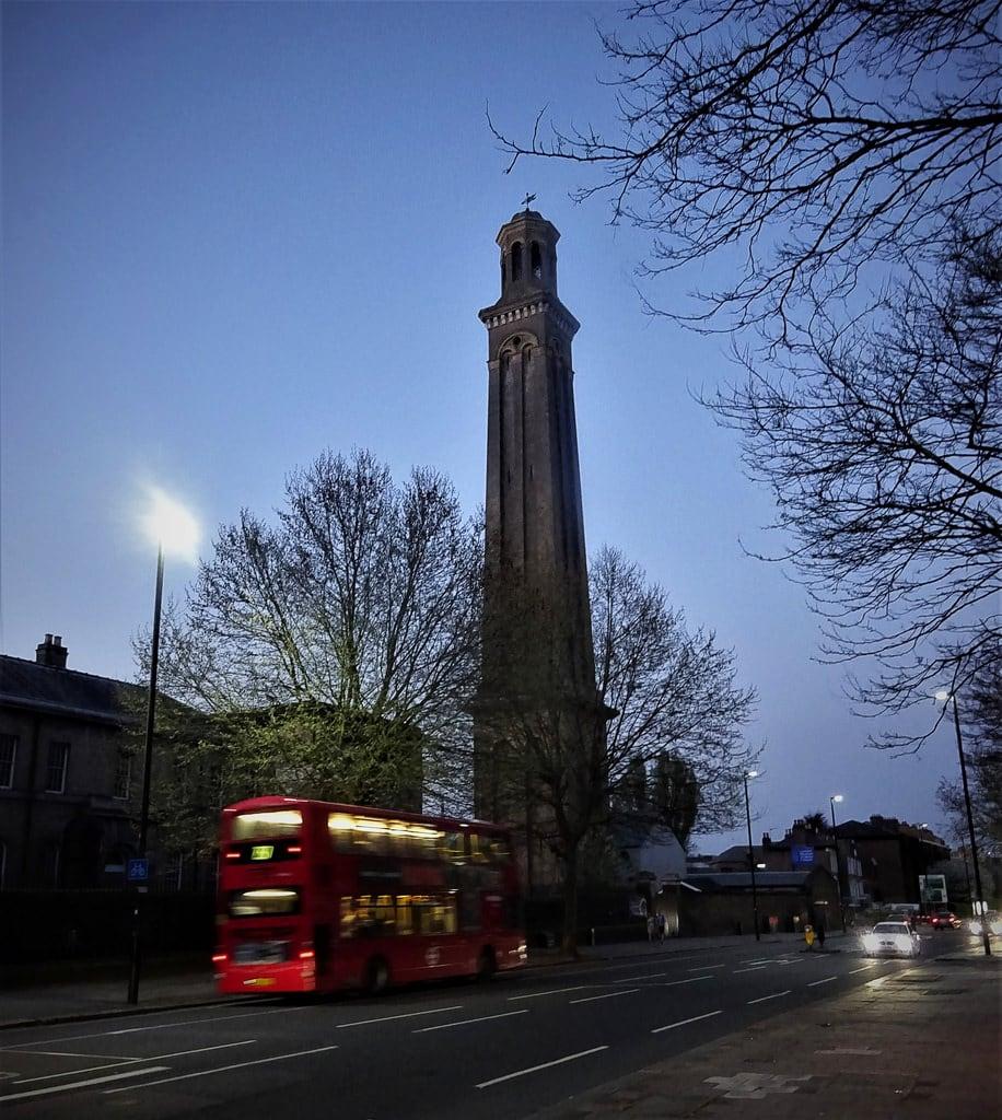 Bilde av Brentford Monument. brentford london tw9 londonmuseumofwatersteam museum greendragonlane kewbridgepumpingstation 1838 victorian red londonbus bus