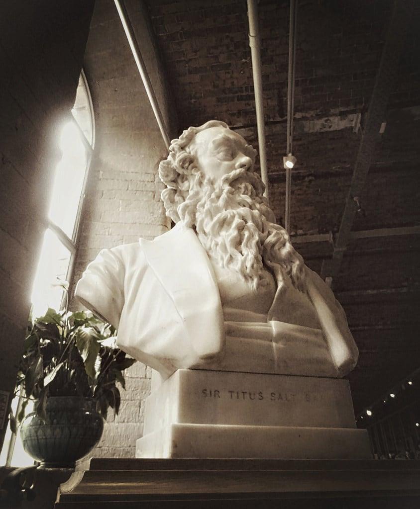 Imagine de Salts Mill. saltsmill saltaire shipley yorkshire 1853 mill artgallery art victorian titussalt sculpture bust