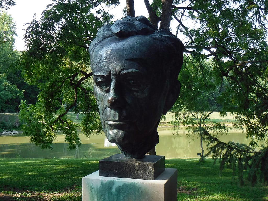 Obrázek Paul Tillich Bust. tillich paultillich pauljohannestillich bust tillichpark newharmony newharmonyindiana indiana statue park trees theologian existentialist wabash tristate poseycounty posey poseycountyindiana raschau ccby creativecommonsattribution ccccby creativecommons attribution ccphotosearch wikimediacommons wikimedia flickr rayschauweker flickrcommons