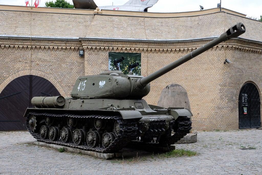 Billede af IS-2. is2 panzer tank museum posen polen