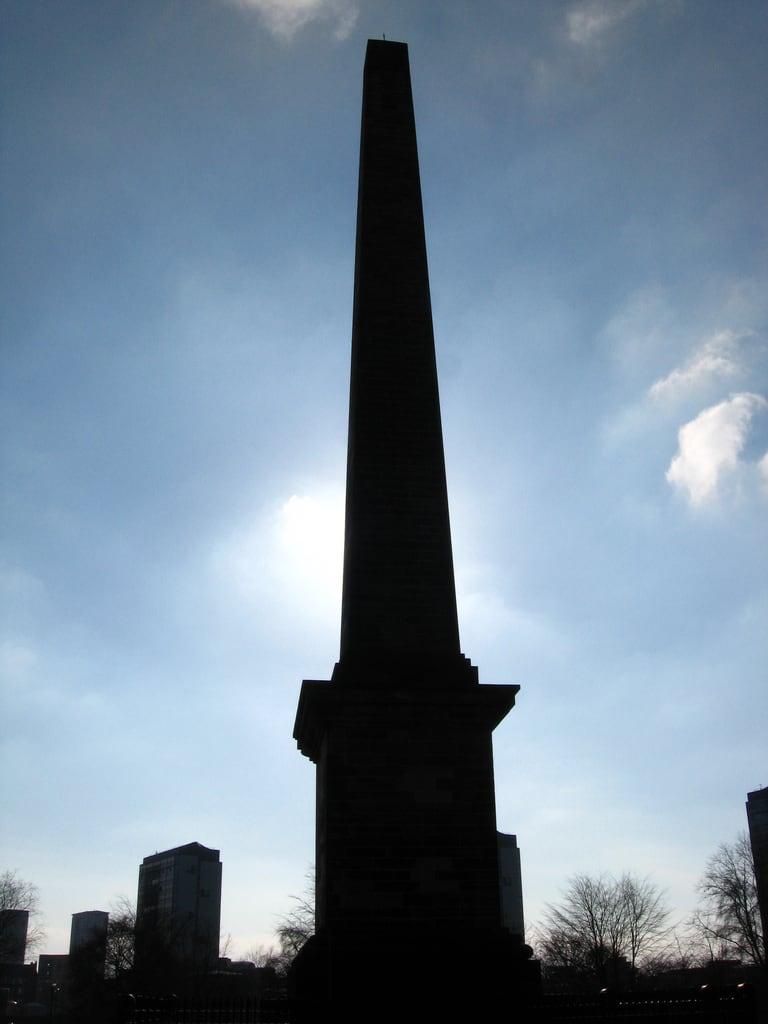 Image of Nelson's Monument. 