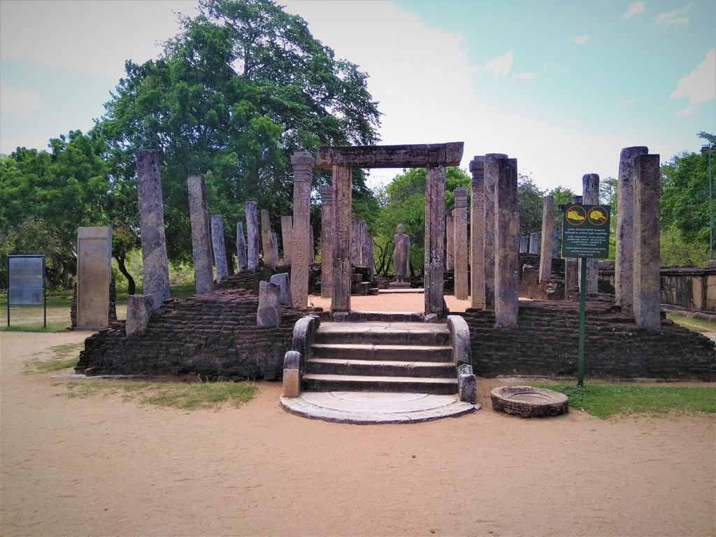 תמונה של Polonnaruwa Quadrangle. unesco world heritage polonnaruwa srilanka ccby ancient monument travel wikicommons wikipedia nahidsultan