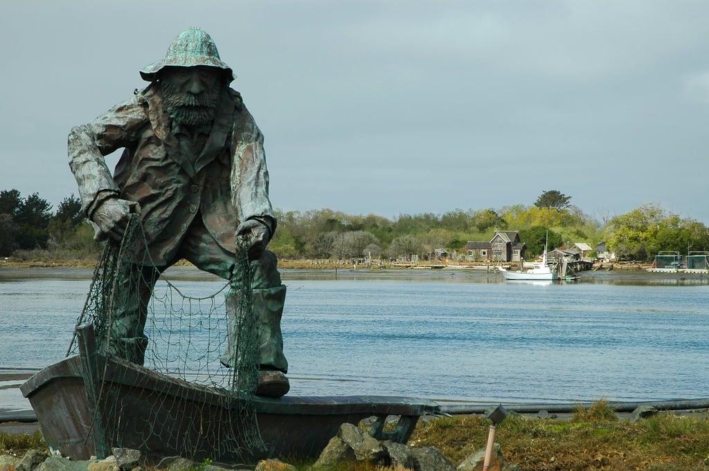 Fishermans Memorial Statue 的形象. california sculpture statue eureka woodleyisland humboltcounty humboltbay