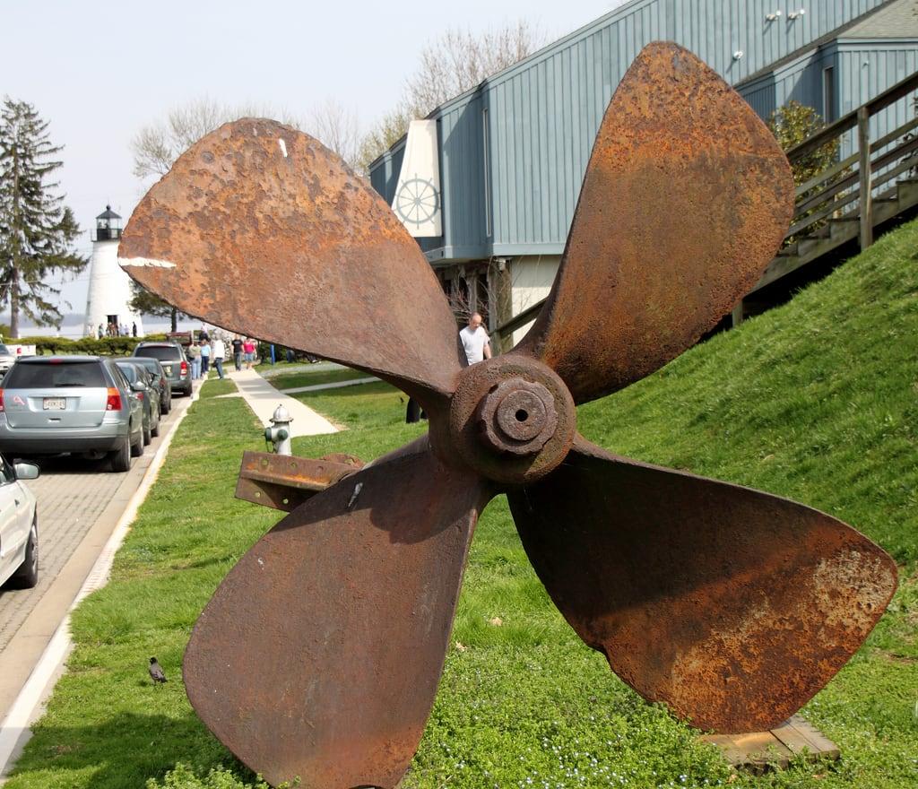 Afbeelding van Lafayette. md rust rusty maryland propellers museums blades havredegrace harfordcounty hdg maritimemuseums havredegracemaritimemuseum