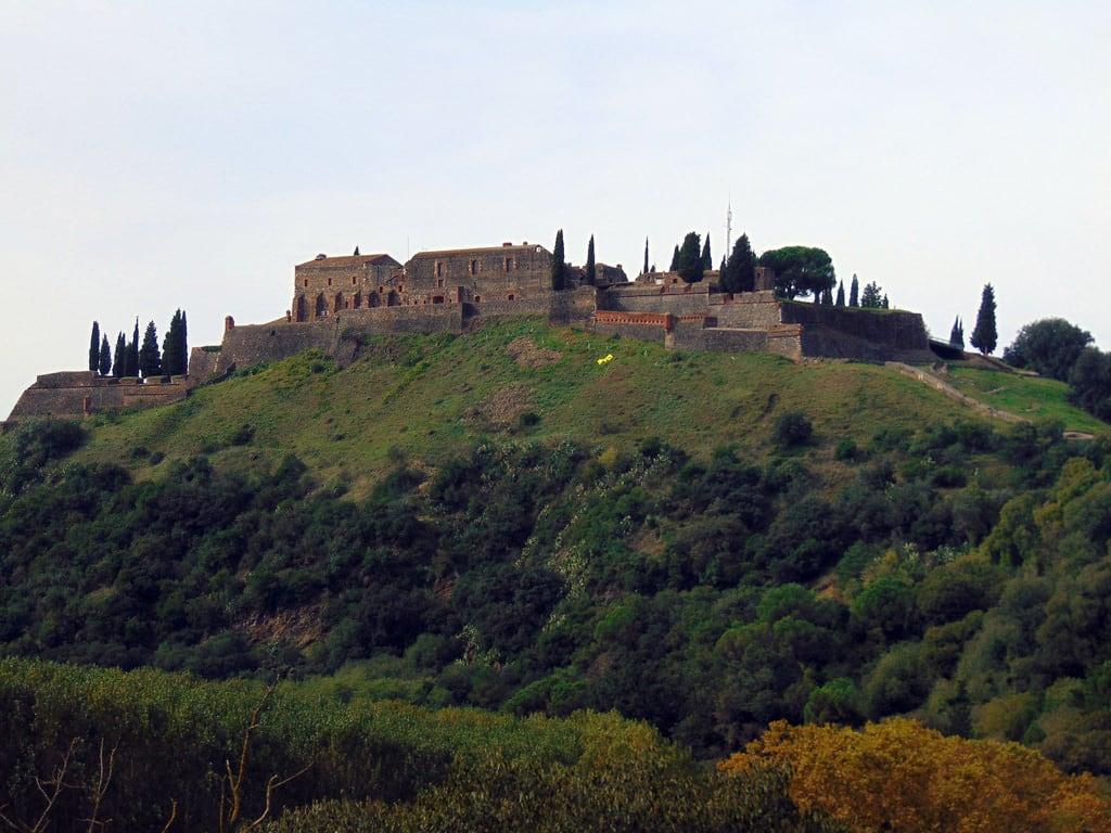 Castell d'Hostalric 의 이미지. hostalric