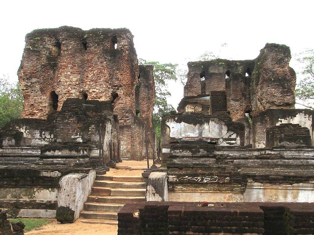Imagine de Royal Palace of King Parakramabahu. palace kingparakramabahuthegreat polonnaruwa srilanka