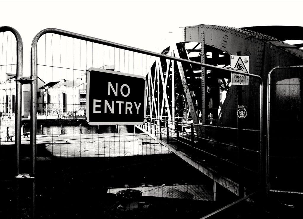 Afbeelding van Victoria. leith 2018 edinburgh leithdocks docks waterofleith swingbridge bridge blackandwhite