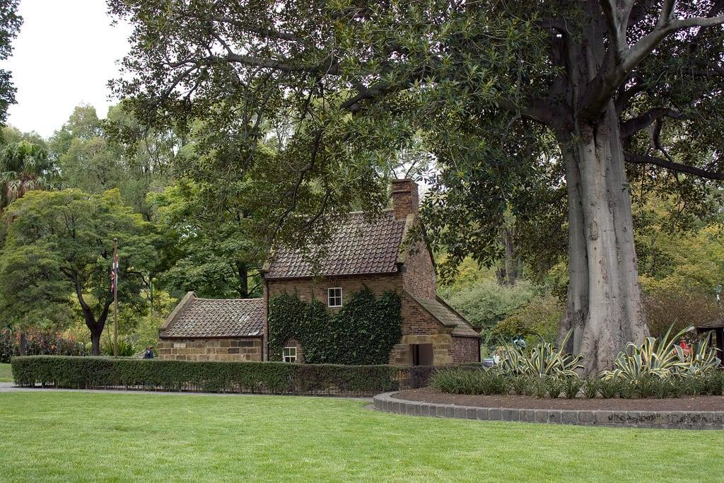 Изображение Cooks' Cottage. melbourne historic fitzroygardens iconicbuildings