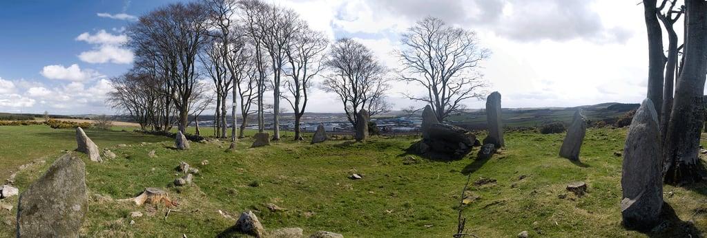 Dyce (Tyrebagger) Stone Circle 的形象. landscape scotland aberdeen stonecircle dyce tyrebagger aberdeenairport kirkhillindustrialestate