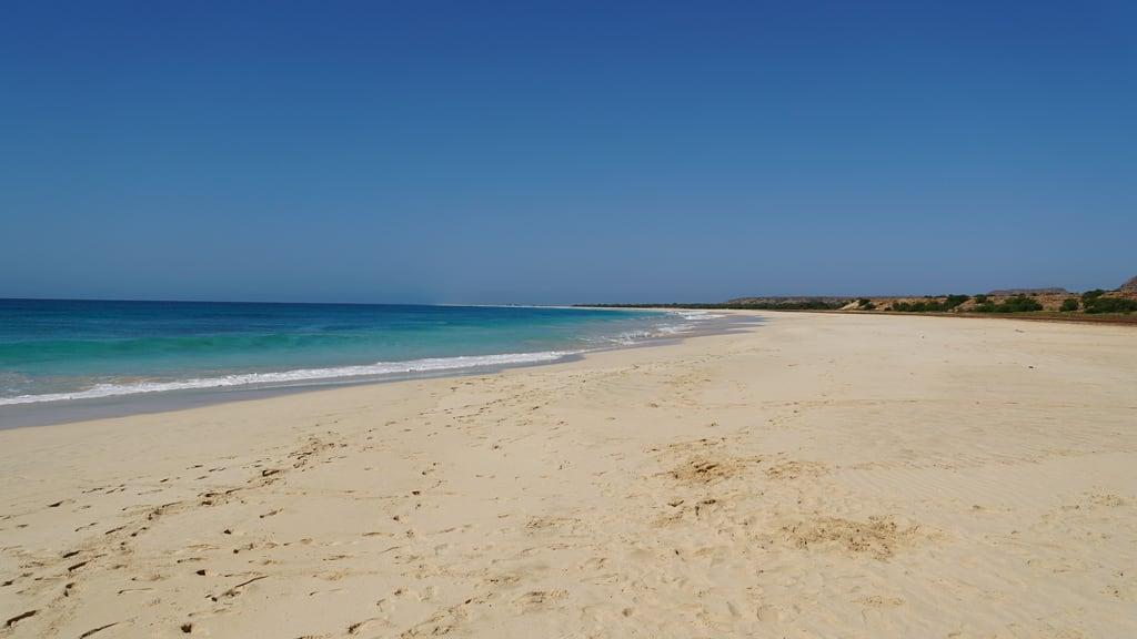 Praia Santa Kap Verde - vand temperatur, fotos, kort, i nærheden hoteller