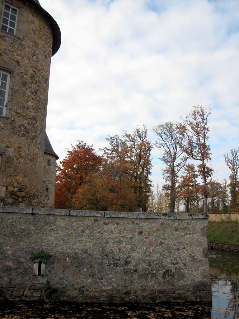 Château de Rochebrune görüntü. etagnac