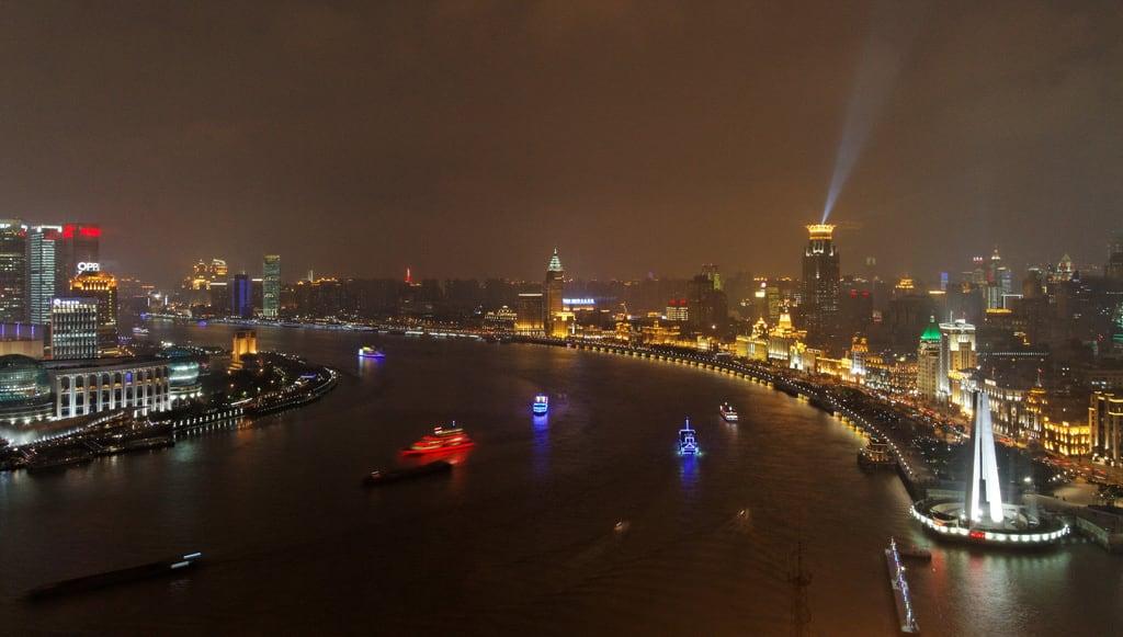 The Monument of People's Heroes görüntü. night shanghai riverfront bund huangpu