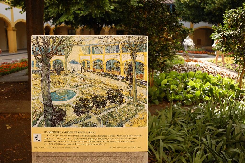 Le jardin de la maison de santé à Arles 의 이미지. france provence arles 普羅旺斯 法國 亞爾