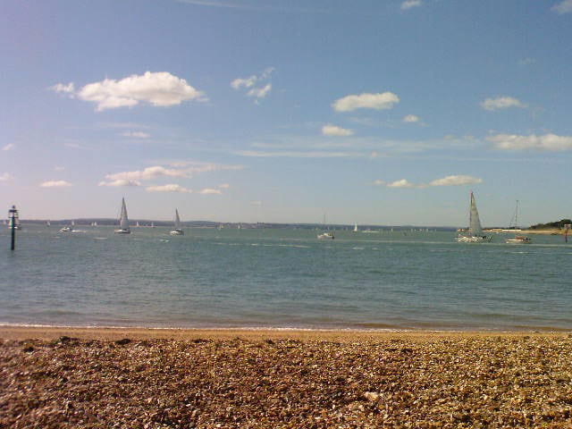 Image de Portsmouth Harbour Entrance Secret Beach Plage d’une longueur de 112 mètres. 