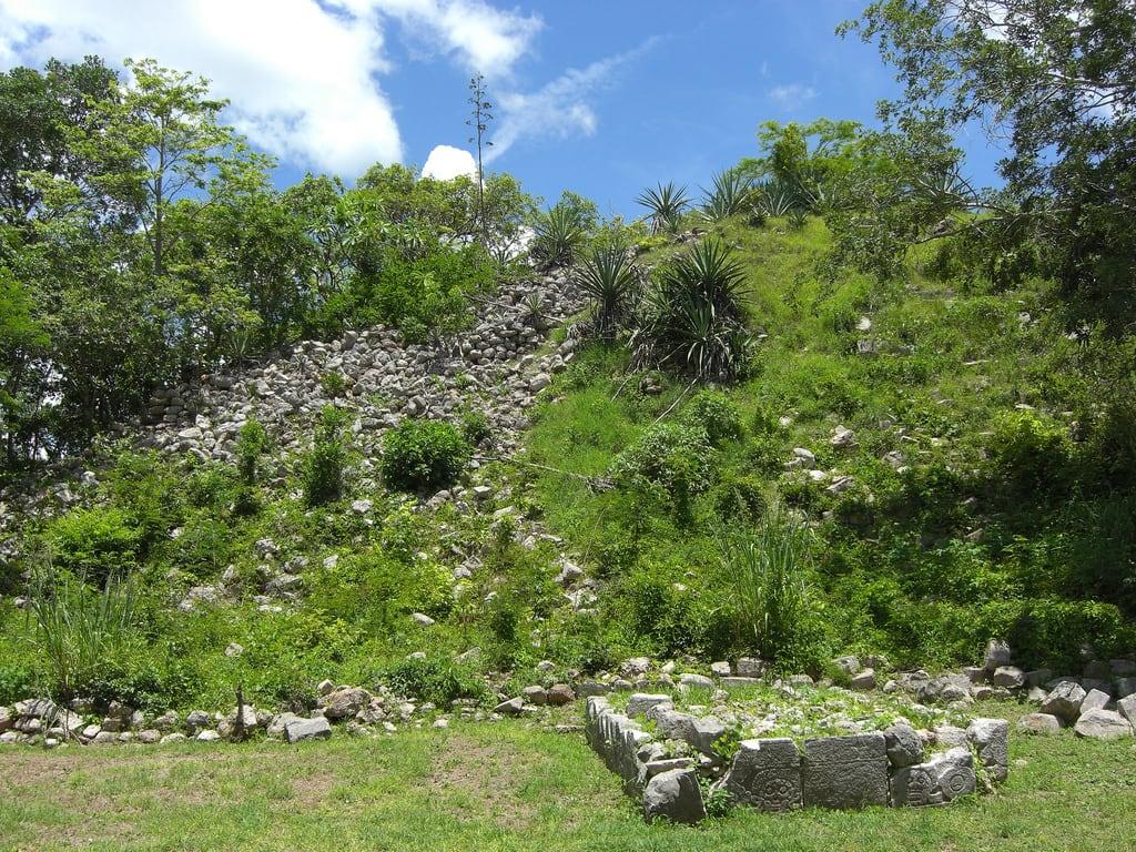 Imagem de Cementerio. america mexico merida northamerica uxmal