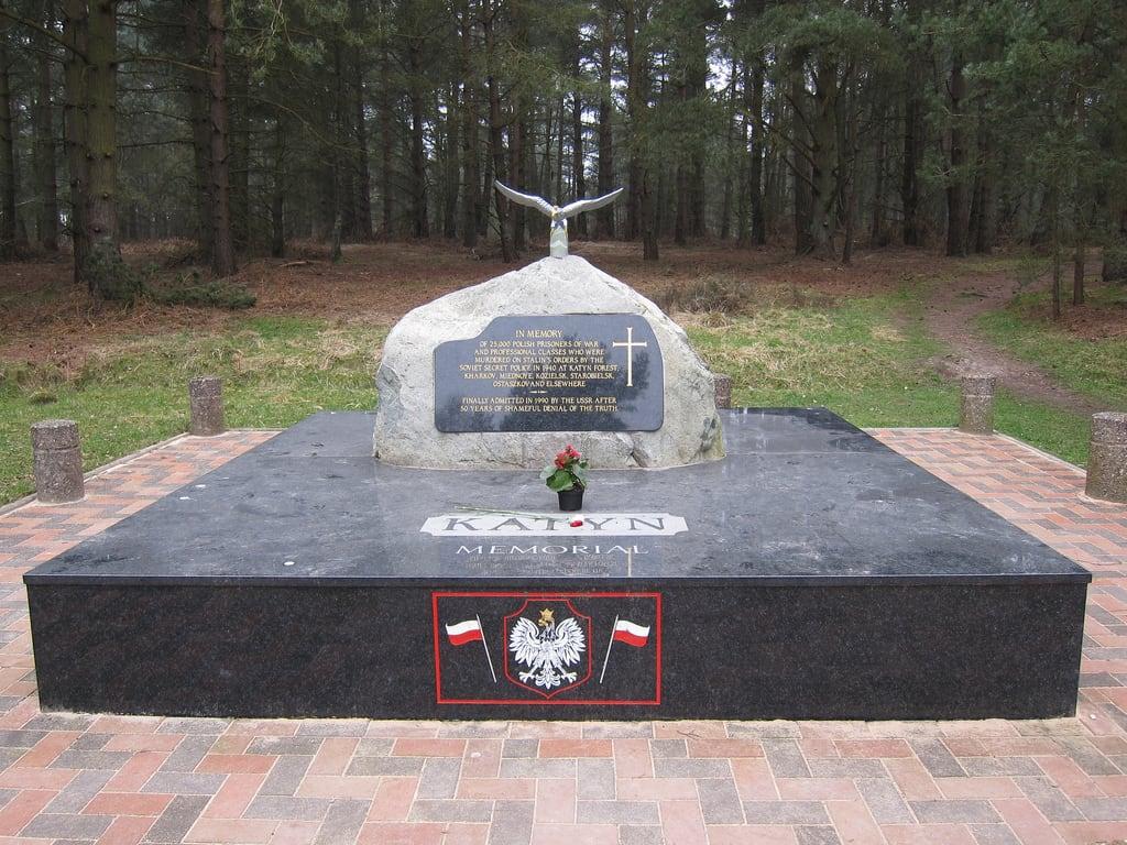 Obrázek Katyn Memorial. uk england canon memorial united kingdom powershot cannock chase staffordshire s95 kaytn