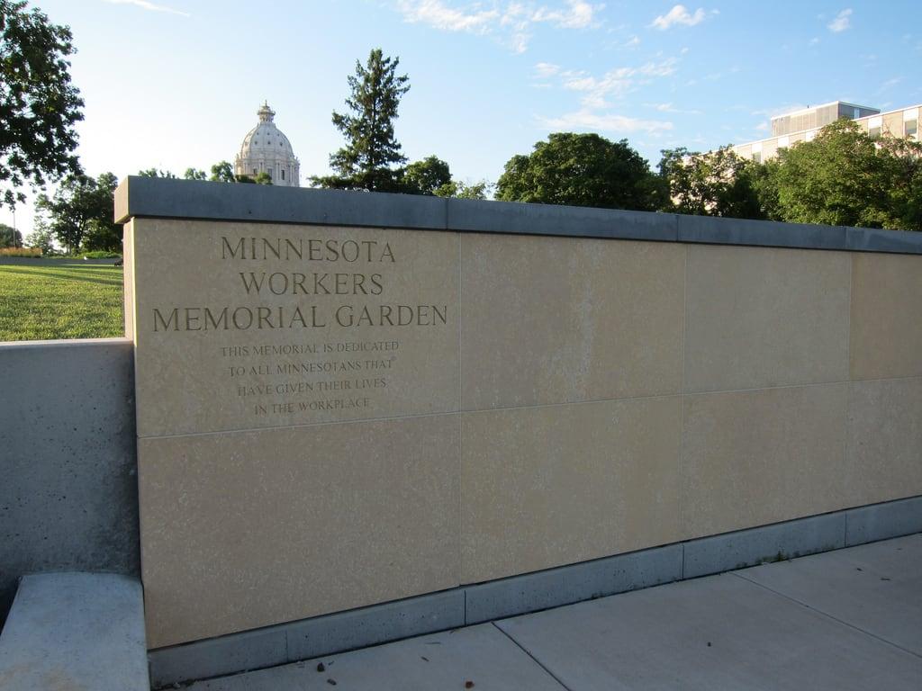 Minnesota Workers Memorial की छवि. minnesota saintpaul minnesotastatecapitol