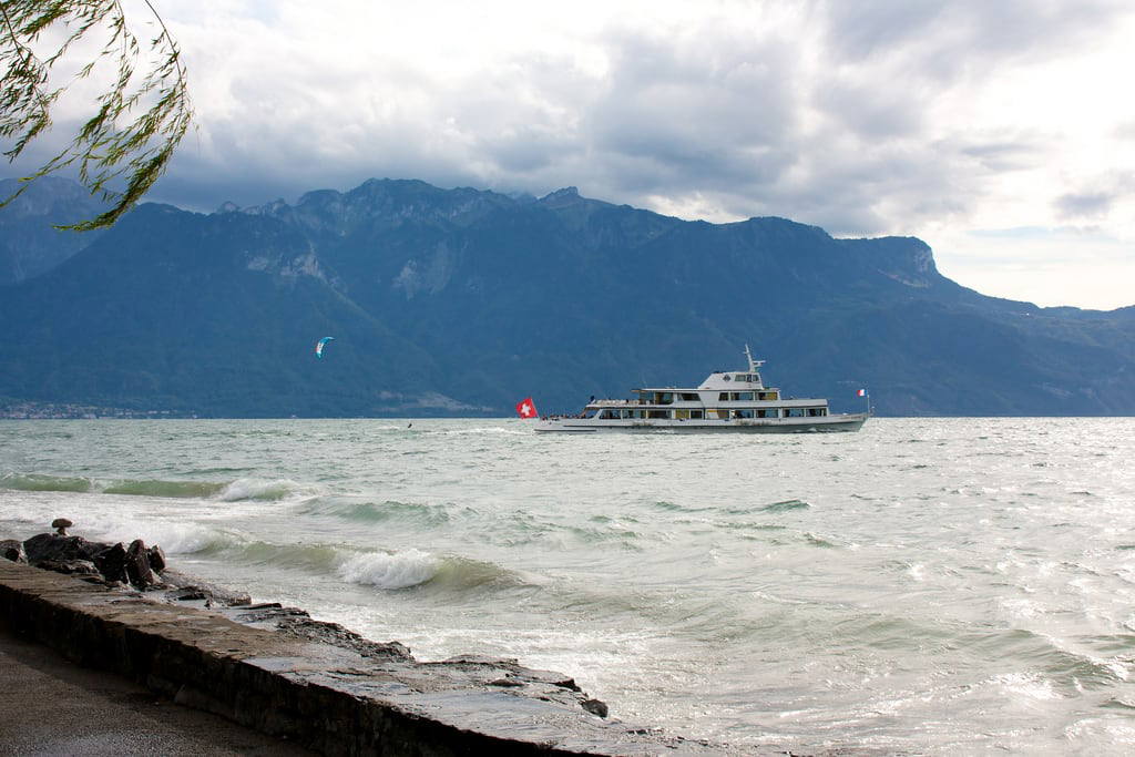 Imagine de Vevey Beach Plaje stancoase. 18200mm