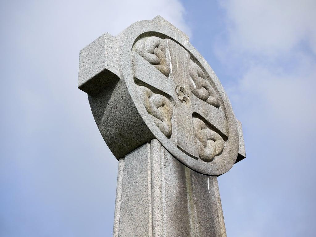 Obraz War Memorial. wales cymru mon menai anglesey ynys llandysilio