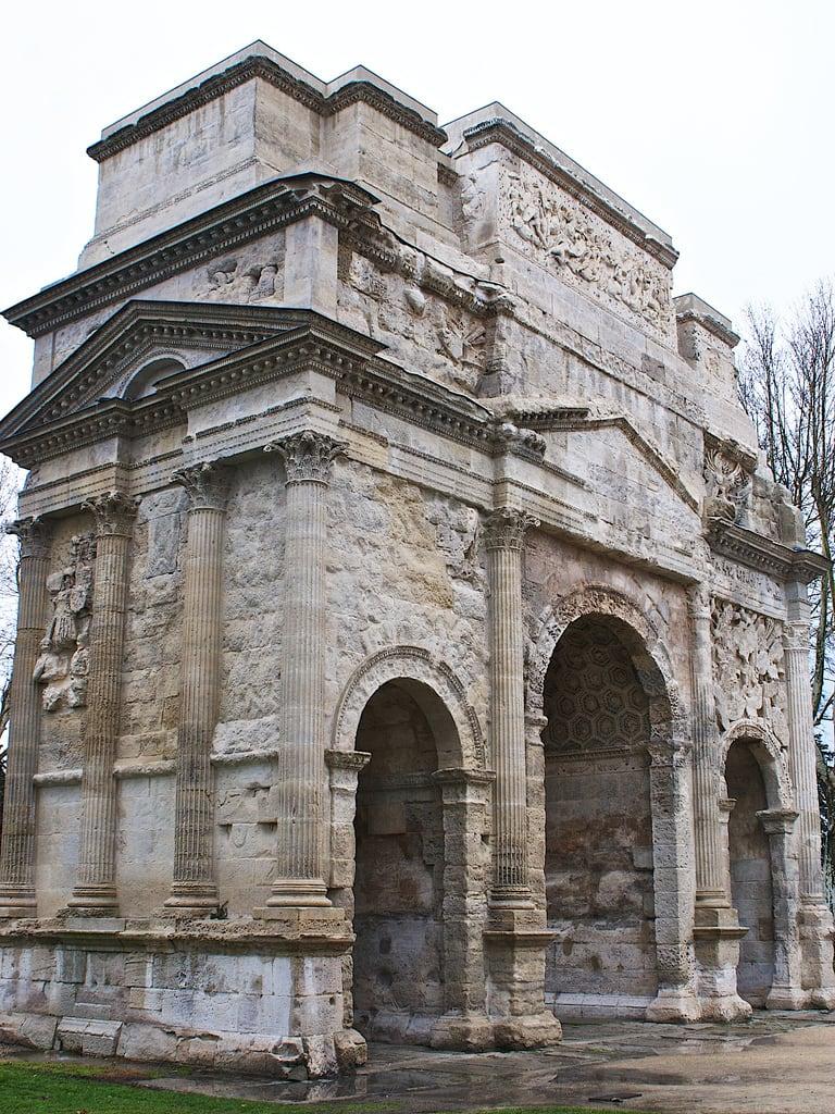 Bild av Arc de Triomphe. orange france europe arch roman arc unesco dazur provencealpescôtedazur vacluse larcromaindorange osm:way=78421995