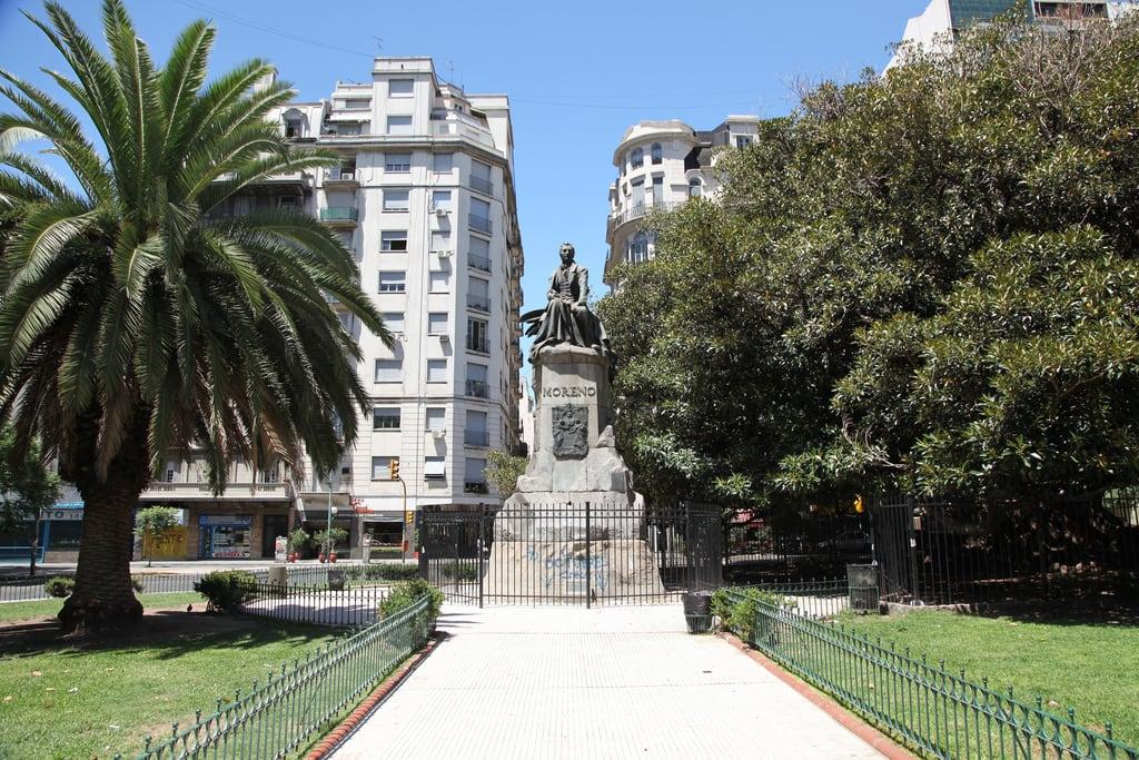 Изображение Mariano Moreno. park plaza monument argentina statue buenosaires monumento marianomoreno plazamarianomoreno marianomorenoplaza