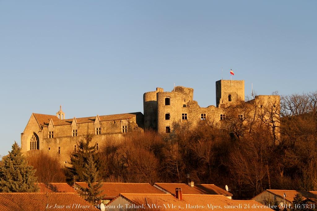 Imagem de Château de Tallard. castle gothic ruin schloss castello gothique castillo burg ruines moyenâge dauphiné renaudcamus maréchaldetallard