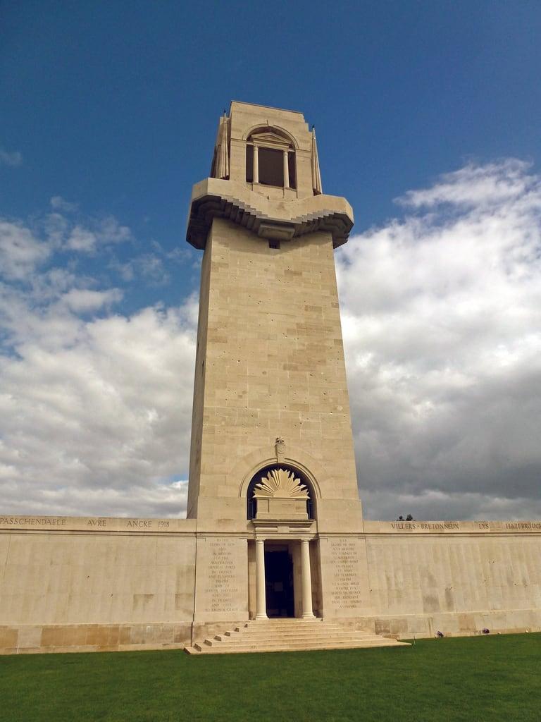 Gambar dari Villers-Bretonneux Australian Memorial. france somme