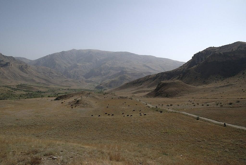Gambar dari Tapi Berd. armenia tapiberd